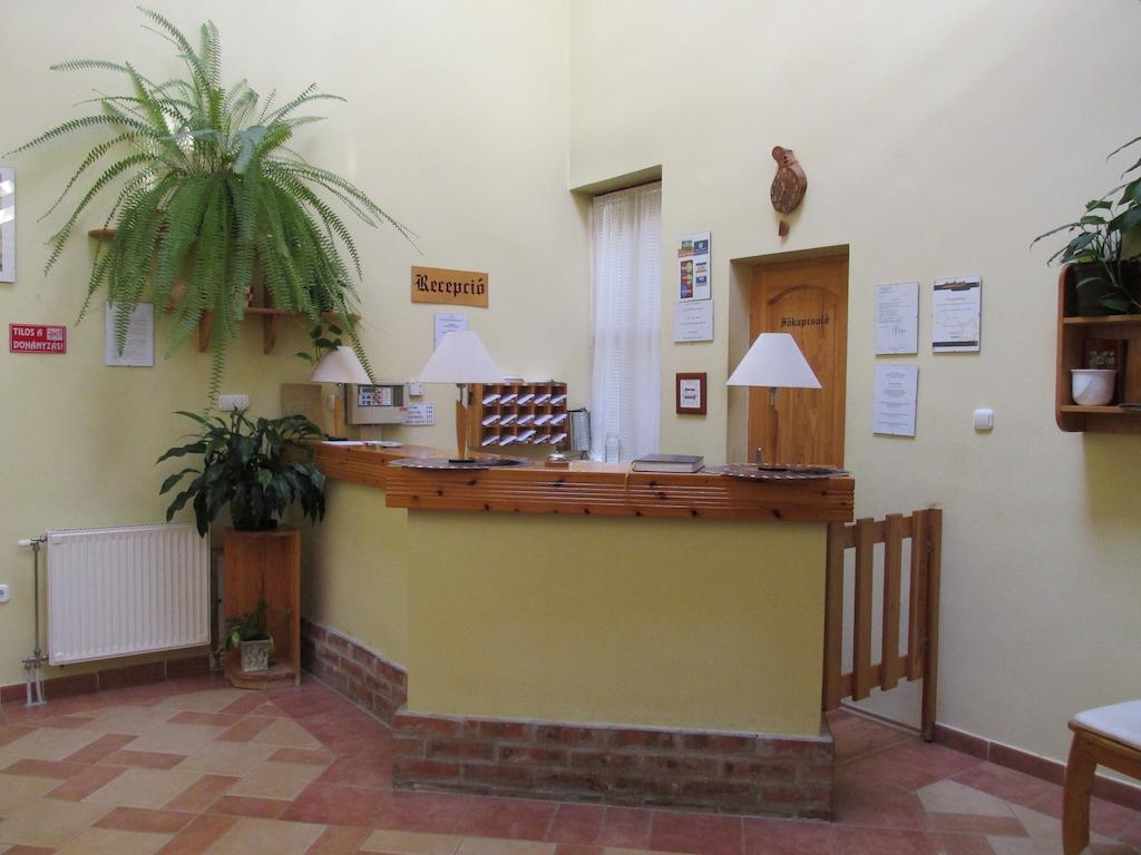 Jozsi Bacsi Szallodaja Szombathely Exterior foto