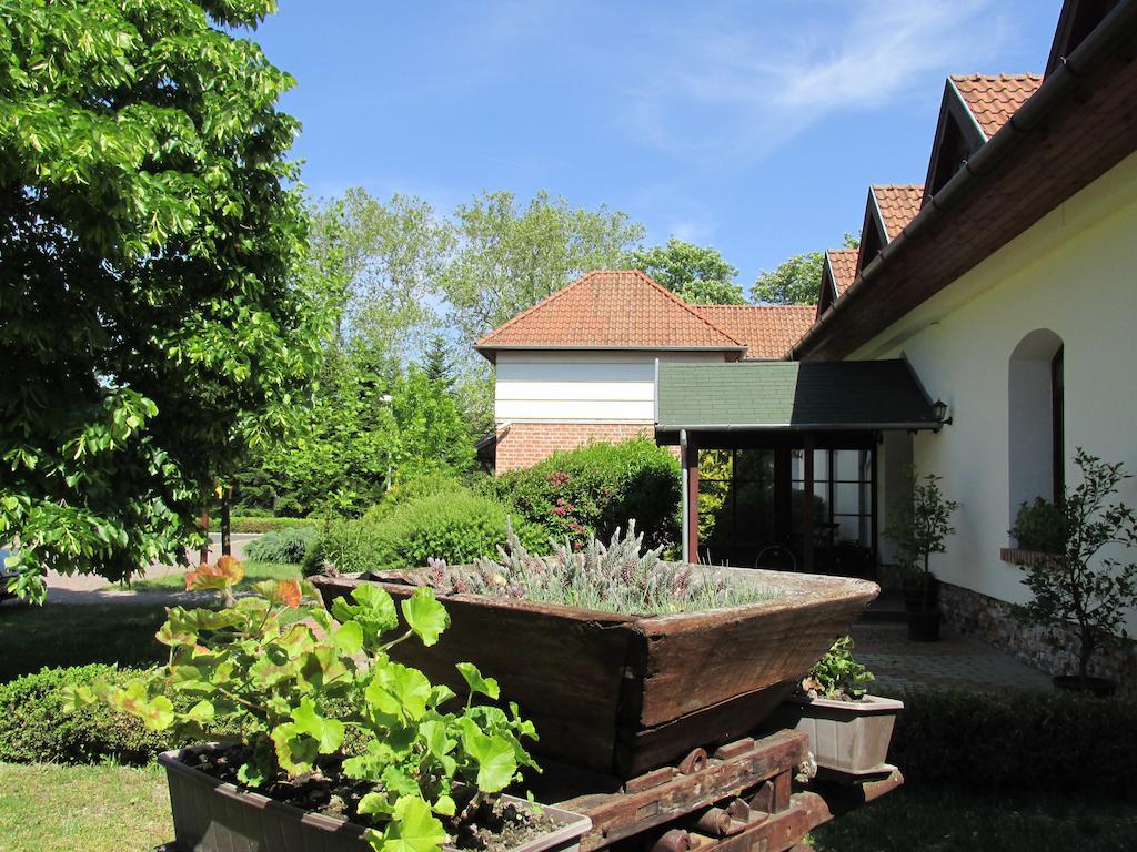 Jozsi Bacsi Szallodaja Szombathely Exterior foto