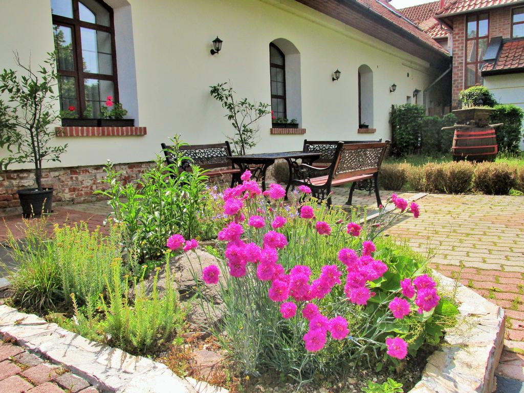 Jozsi Bacsi Szallodaja Szombathely Exterior foto